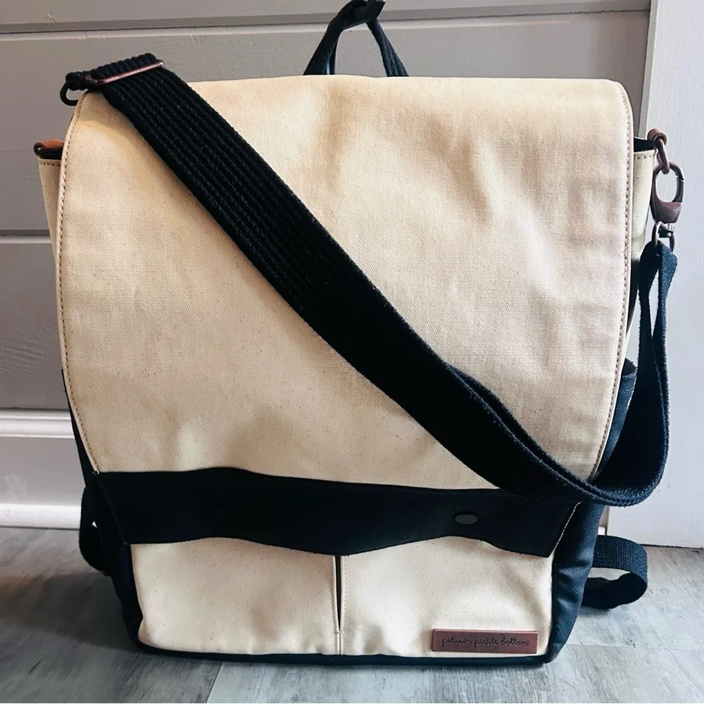 Petunia Pickle Bottom Glazed Pathway Diaper Bag in Birch/Black Unisex